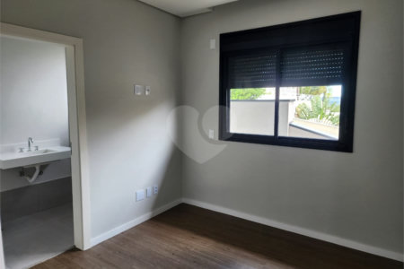 Casa à venda com 3 suítes no condomínio Terras de São Francisco, Vinhedo - SP