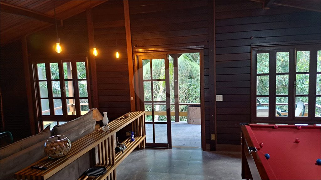 Casa à venda com 3 quartos, sendo 1 suíte, no condomínio Alpes da Cantareira, Mairiporã - SP