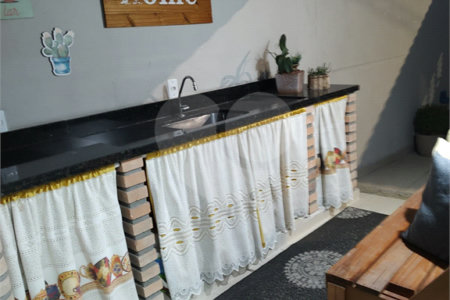 Sobrado à venda com 2 suítes em Vila Nivi, São Paulo, SP