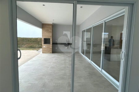Casa à venda com 3 suítes no condomínio Vida Real, Itupeva - SP