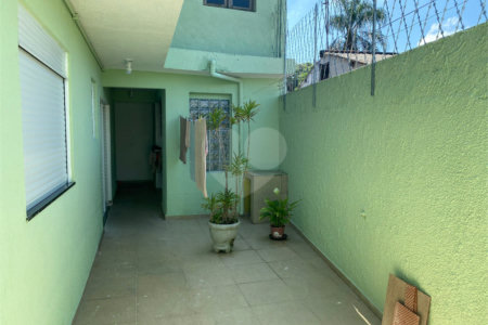 Casa à venda com 3 suítes em Vila Oceania, Poá, SP