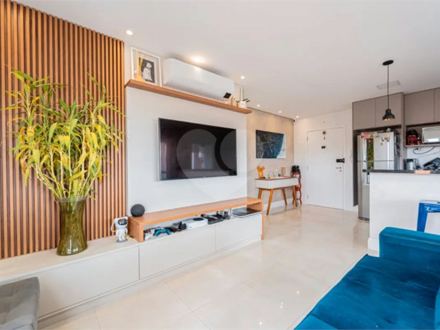 Apartamento à venda com 3 quartos, sendo 1 suíte,  em Jardim Prudência, São Paulo, SP
