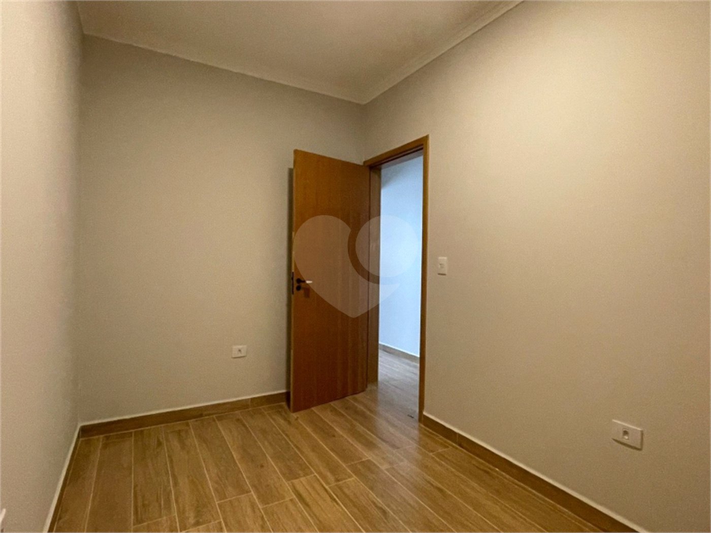 Casa de Vila à venda com 2 quartos, sendo 1 suíte, em Cajuru do Sul, Sorocaba, SP