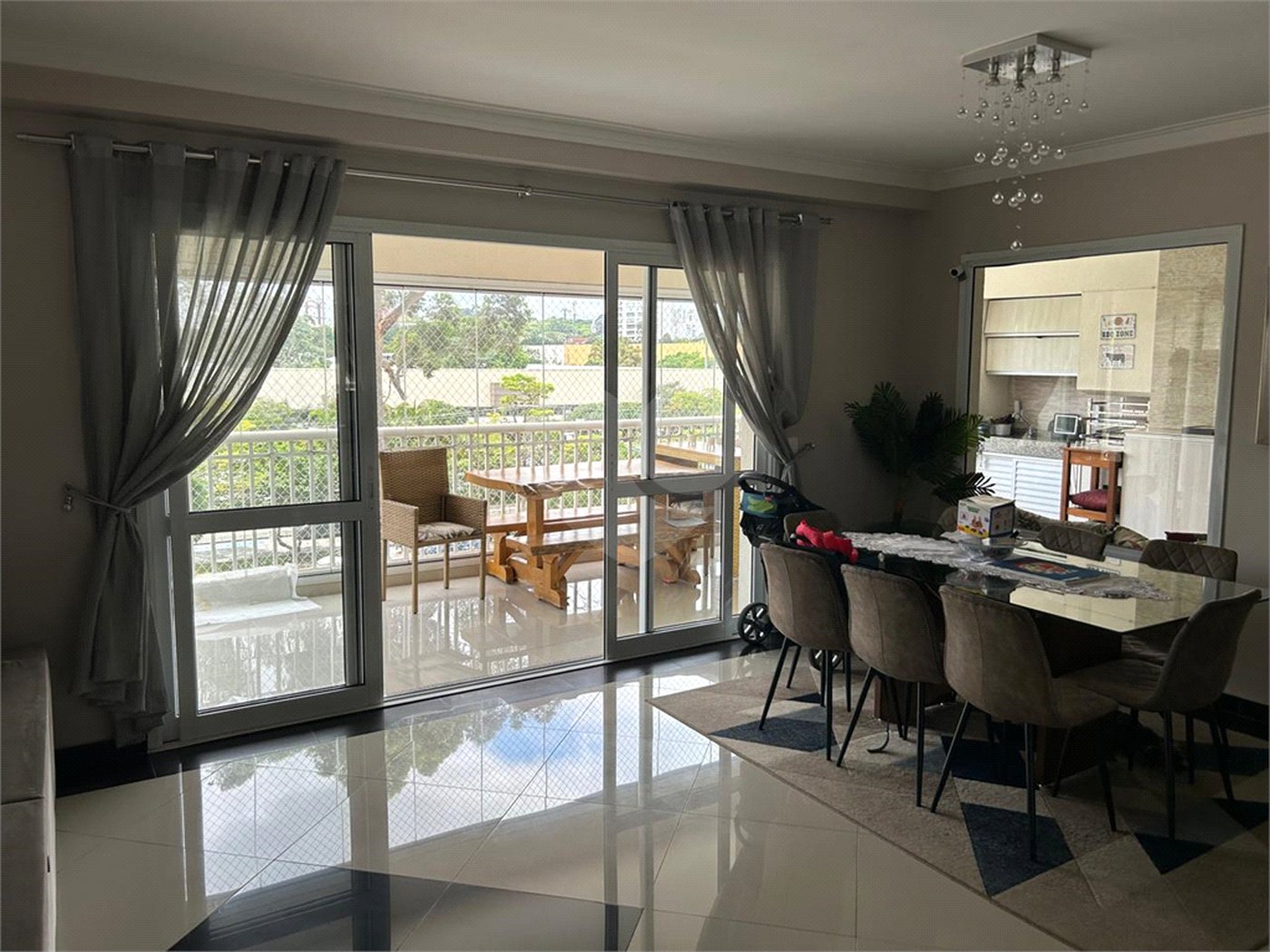 Apartamento à venda com 3 suítes em Jardim Marajoara, São Paulo, SP