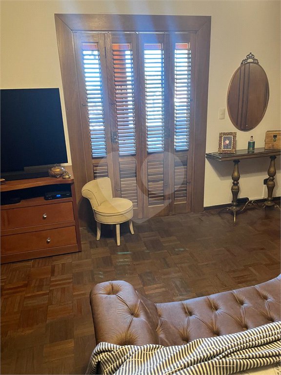 Sobrado à venda com 4 quartos, sendo 1 suíte,  em Jardim Leonor Mendes de Barros, São Paulo, SP