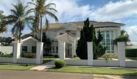 Casa à venda com 5 quartos, sendo 4 suítes, no condomínio Santa Teresa, Itupeva - SP