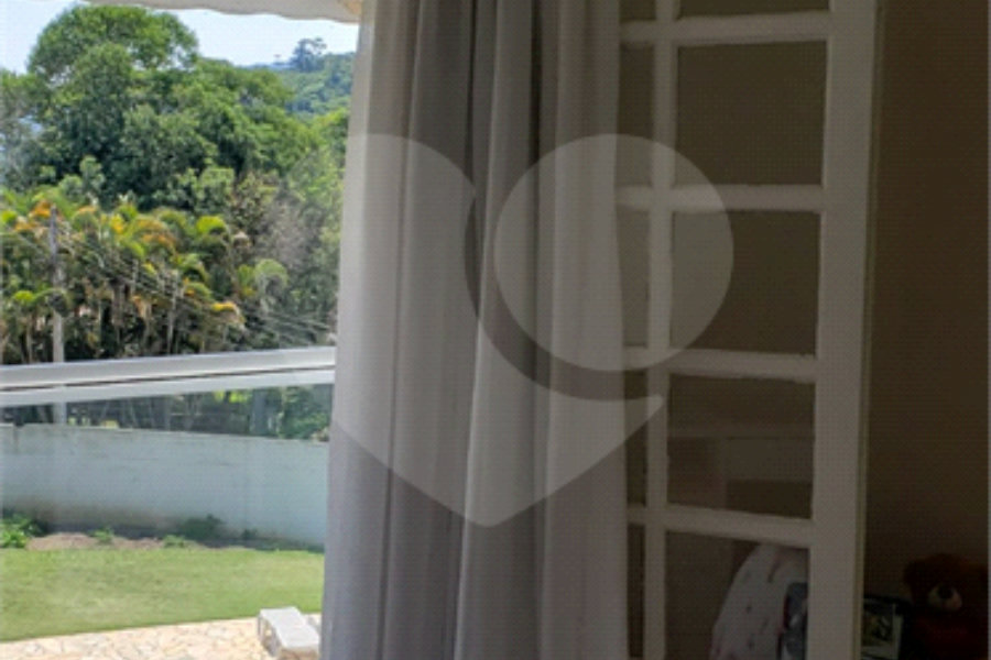 Casa à venda com 4 suítes em Pirucaia, Mairiporã, SP