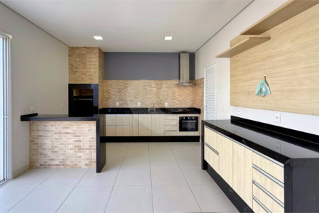 Casa à venda ou para alugar com 4 quartos, sendo 1 suíte, no condomínio Jardim Residencial Dona Lucilla, Indaiatuba - SP