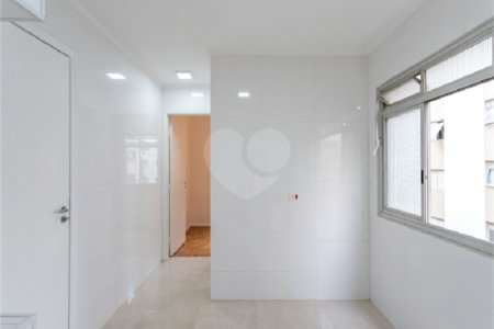 Apartamento à venda com 3 quartos, sendo 1 suíte, em Itaim Bibi, São Paulo, SP