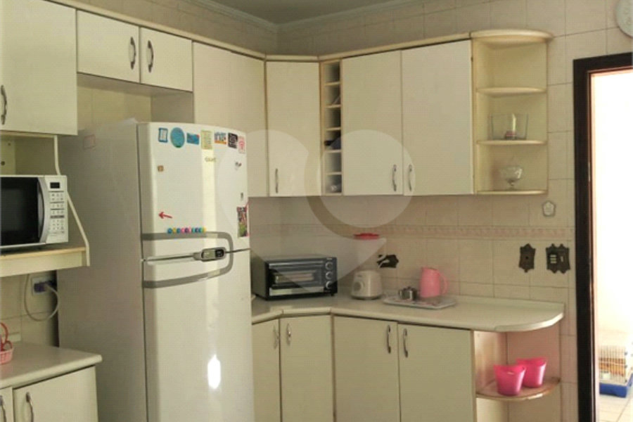 Sobrado à venda com 3 quartos, sendo 1 suíte,  em Vila Romero, São Paulo, SP
