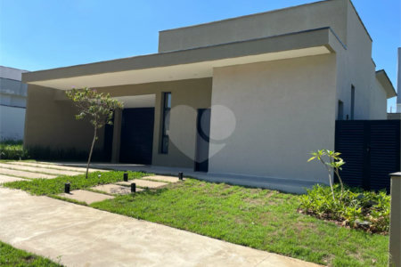 Casa à venda com 3 quartos, sendo 1 suíte, no condomínio Lagos D Icaraí, Salto - SP