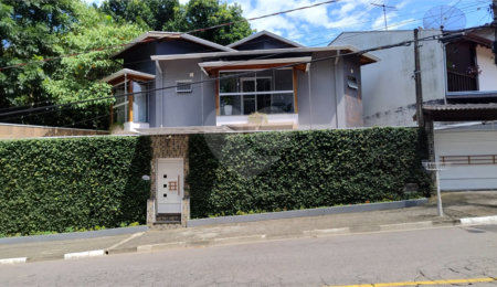 Casa à venda com 3 quartos, sendo 2 suítes,  em Capela, Vinhedo, SP
