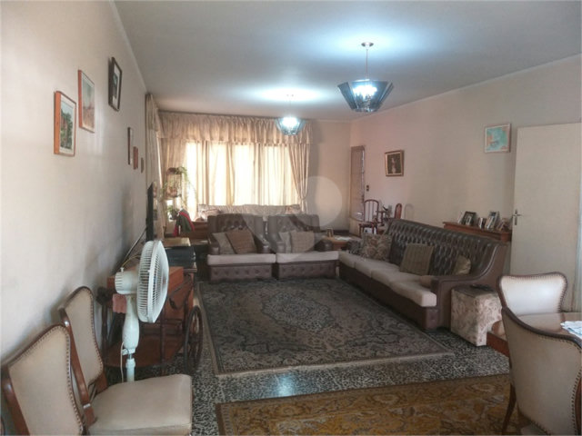 Casa à venda com 4 quartos, sendo 1 suíte,  em Vila Galvão, Guarulhos, SP
