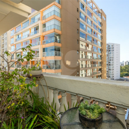 Apartamento à venda com 3 quartos, sendo 1 suíte, em Campo Belo, São Paulo, SP