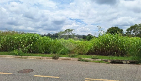 Terreno à venda com 1 suíte em Pinheirinho, Vinhedo, SP