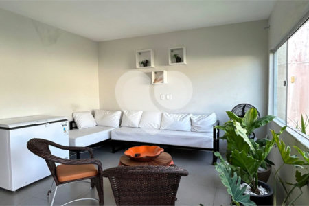 Casa à venda com 3 quartos, sendo 1 suíte, em Outerio da Glória, Porto Seguro, BA
