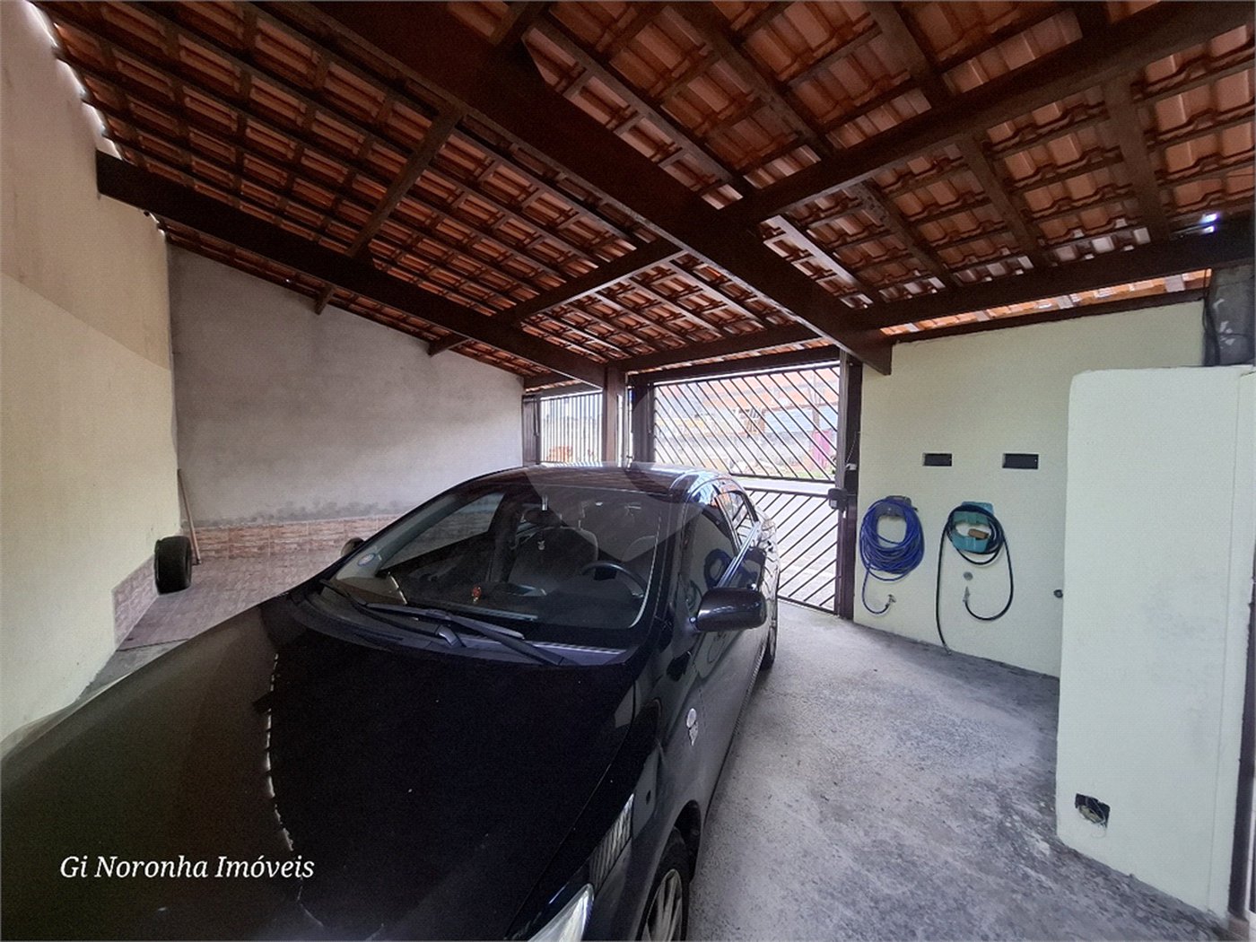 Casa à venda com 2 quartos, sendo 1 suíte, no condomínio Residencial Mirage, Mogi das Cruzes - SP