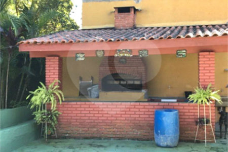 Chácara à venda com 4 quartos, sendo 1 suíte,  em Parque dos Jacarandás, Arujá, SP