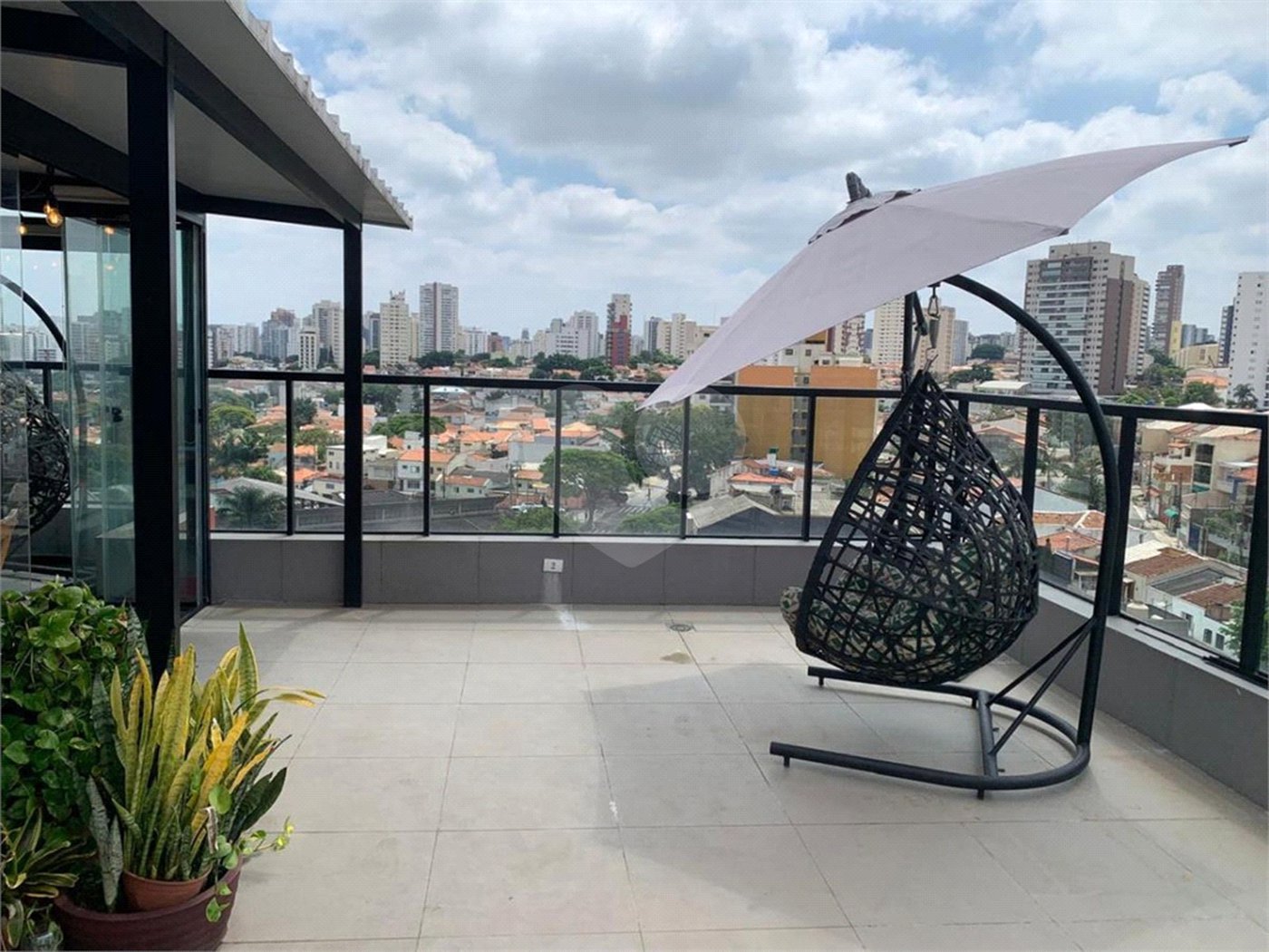 Cobertura à venda com 3 quartos, sendo 2 suítes,  em Mirandópolis, São Paulo, SP