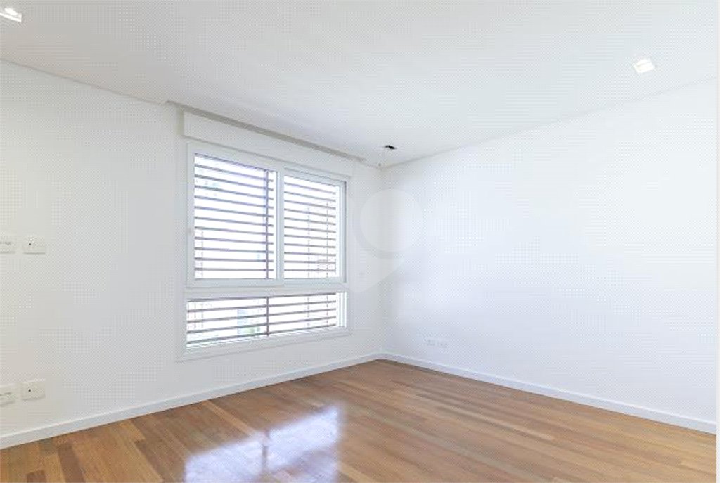 Casa à venda com 4 suítes no condomínio Hípica Garden, São Paulo - SP