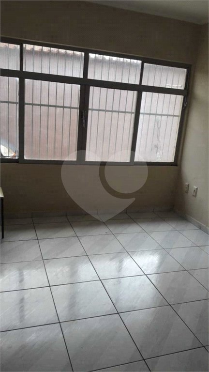 Casa à venda com 4 quartos, sendo 1 suíte, em Vila Santa Terezinha, Várzea Paulista, SP