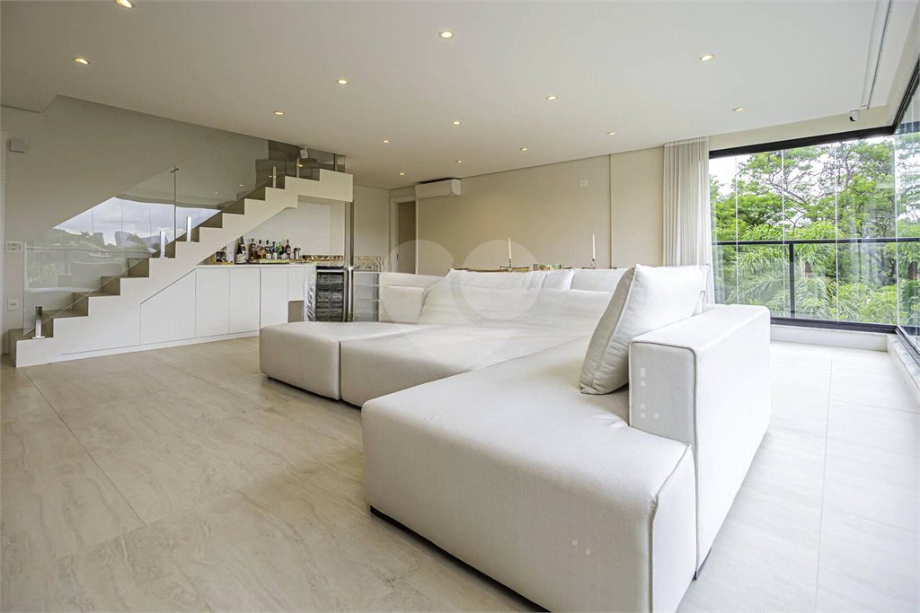 Apartamento à venda com 3 suítes em Cidade Jardim, São Paulo, SP
