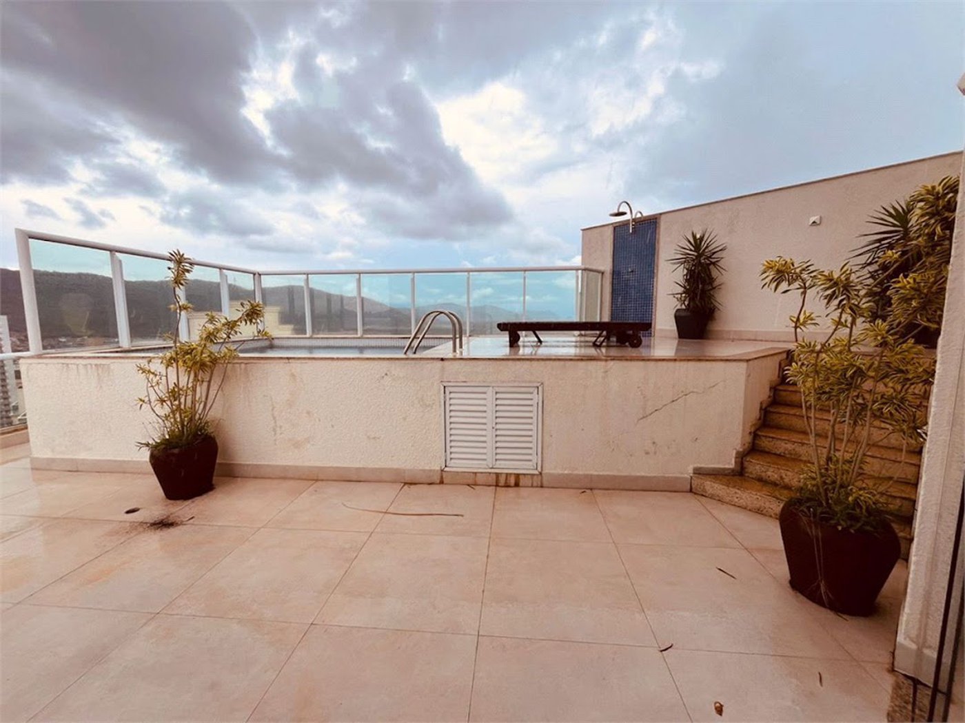 Apartamento com 3 dormitórios à venda, 285 m² por R$ 3.490.000,00 - Jardim Virginia - Guarujá/SP
