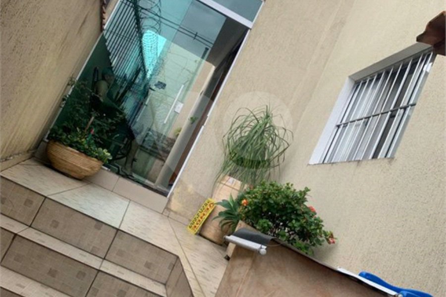Sobrado à venda com 4 quartos, sendo 1 suíte, em Horto, São Paulo, SP