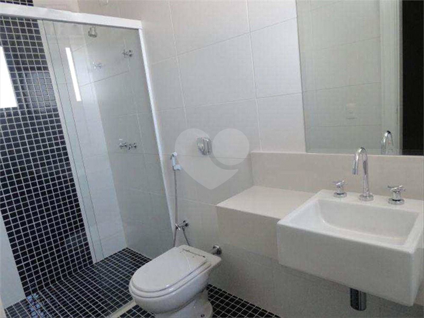 Apartamento à venda com 3 suítes em Jardim Virgínia, Guarujá, SP