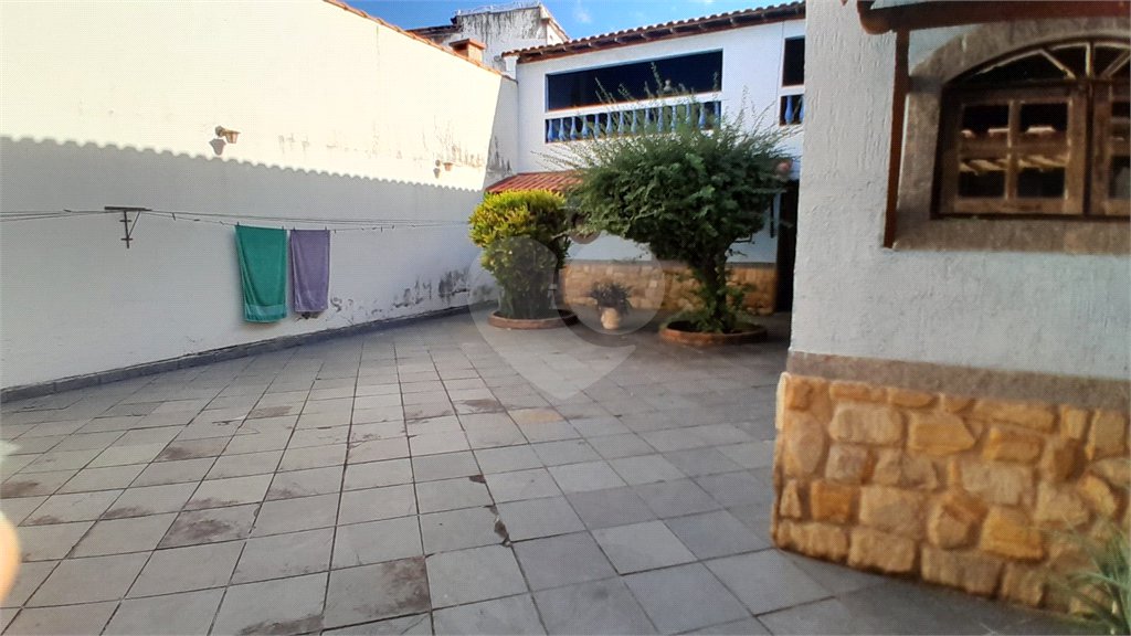 Casa à venda com 4 quartos, sendo 1 suíte, em Bangu, Rio de Janeiro, RJ