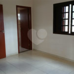 Casa em condomínio para alugar com 3 quartos, sendo 1 suíte, em Vila Petrópolis, Atibaia, SP