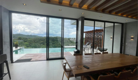Casa à venda com 3 suítes no condomínio Hills, Arujá - SP