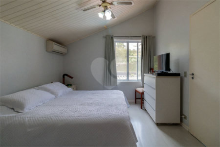 Casa à venda com 4 quartos, sendo 3 suítes, em Jardim Panorama, São Paulo, SP