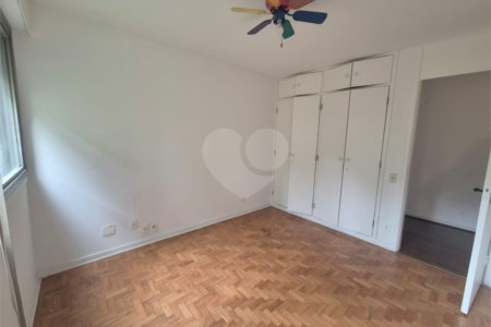 Apartamento à venda com 4 quartos, sendo 1 suíte,  em Itaim Bibi, São Paulo, SP