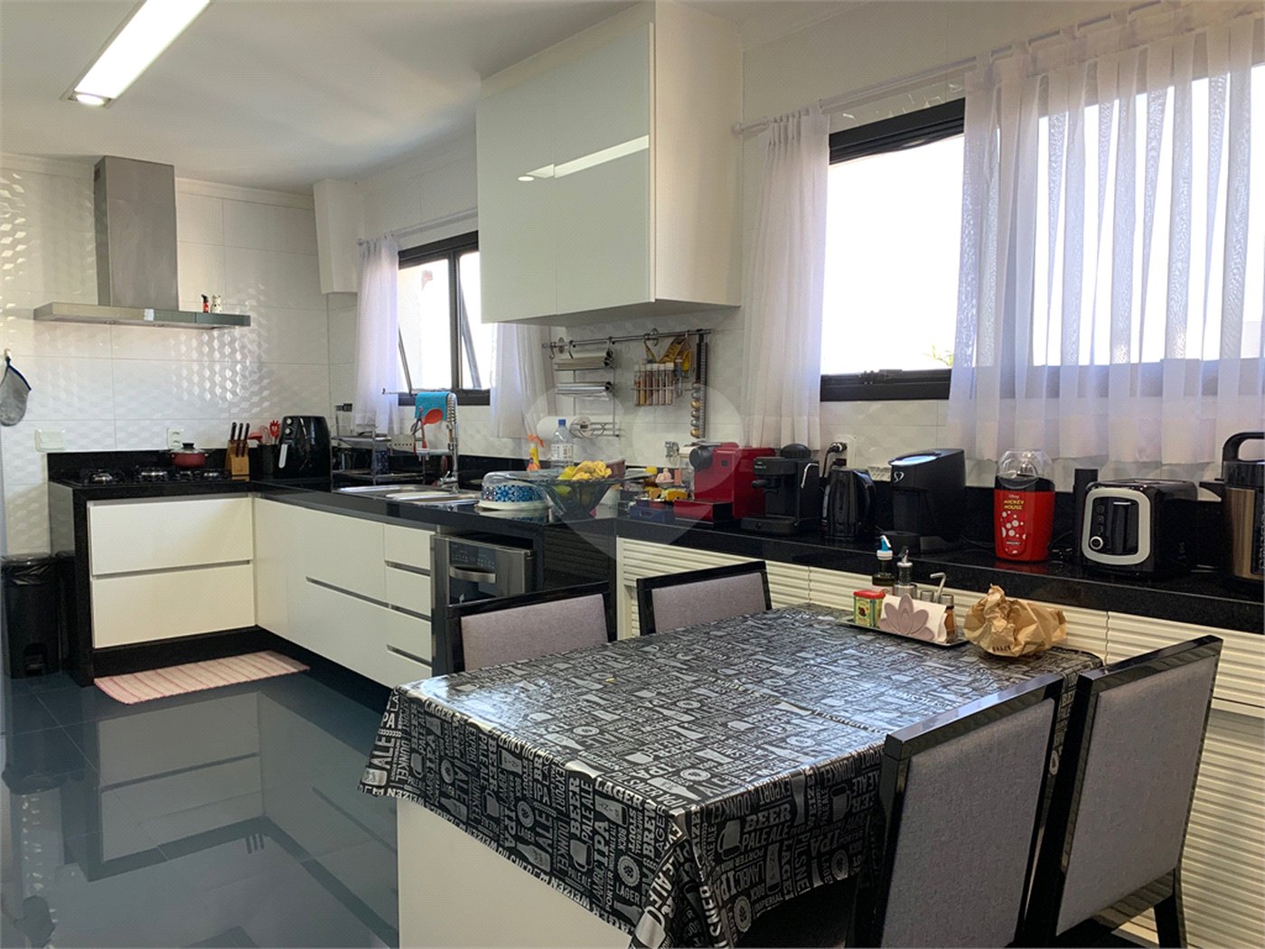 Cobertura à venda com 4 quartos, sendo 2 suítes, em Campo Belo, São Paulo, SP