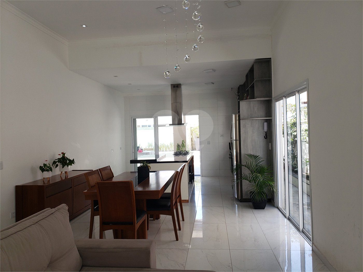 Casa à venda com 3 suítes no condomínio Residencial Veredas, Mogi das Cruzes - SP
