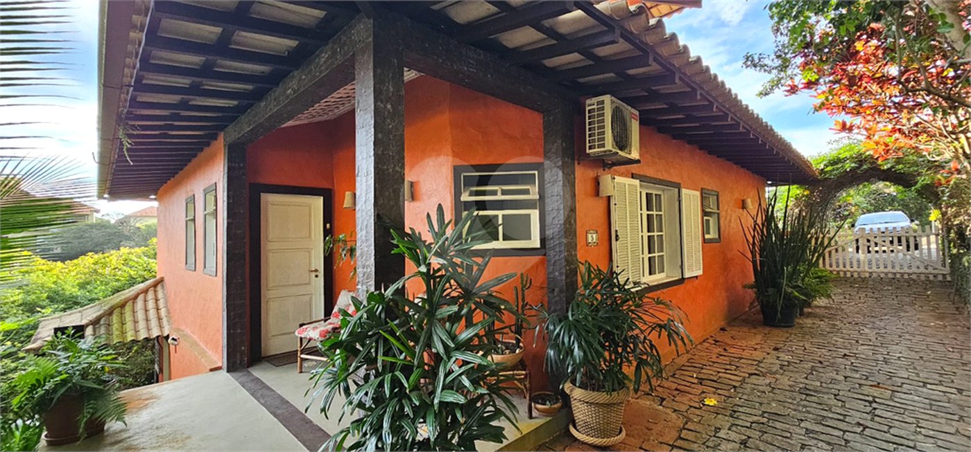 Casa à venda com 4 quartos, sendo 3 suítes, em João Fernandes, Armação dos Búzios, RJ