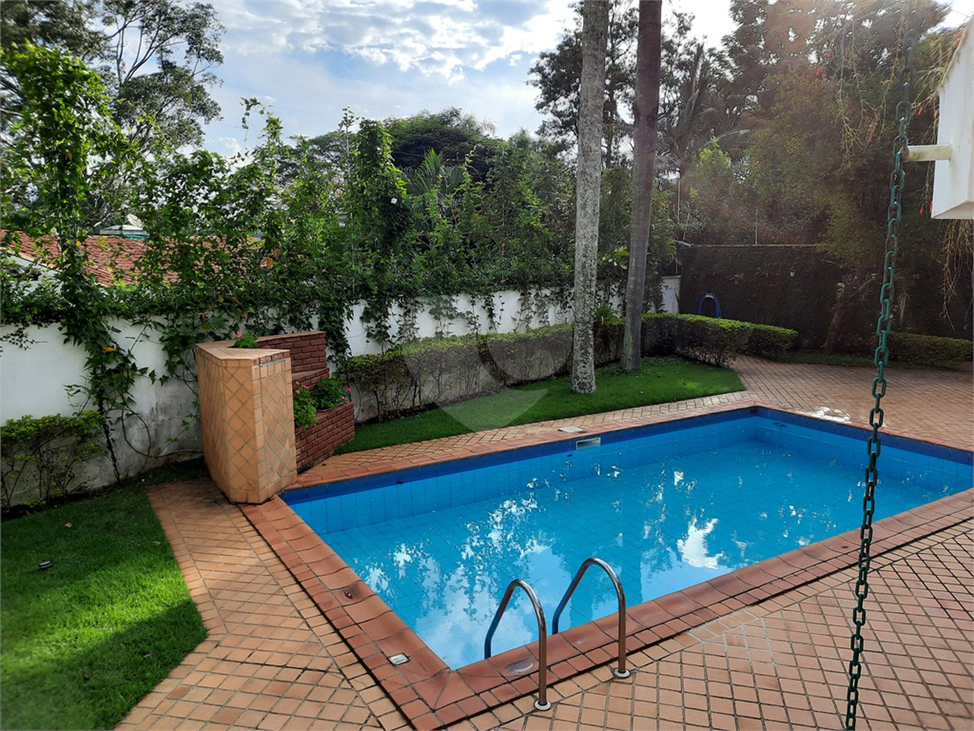 Casa à venda com 6 quartos, sendo 3 suítes, em Morumbi, São Paulo, SP