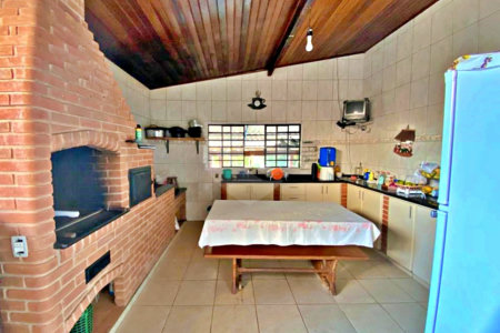 Chácara à venda com 3 quartos, sendo 1 suíte,  em Monterrey, Louveira, SP