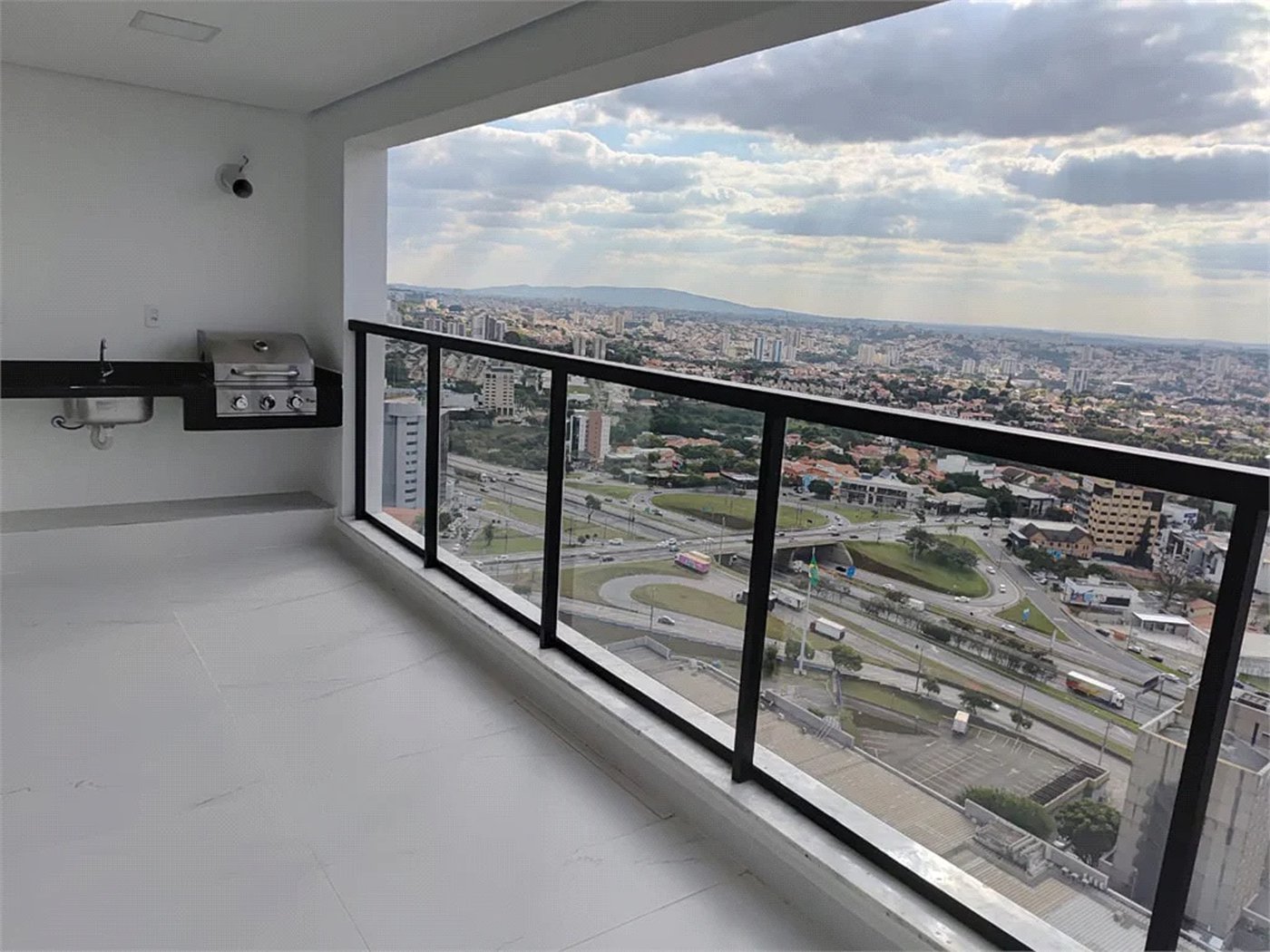 Apartamento à venda com 3 suítes em Parque Campolim, Sorocaba, SP