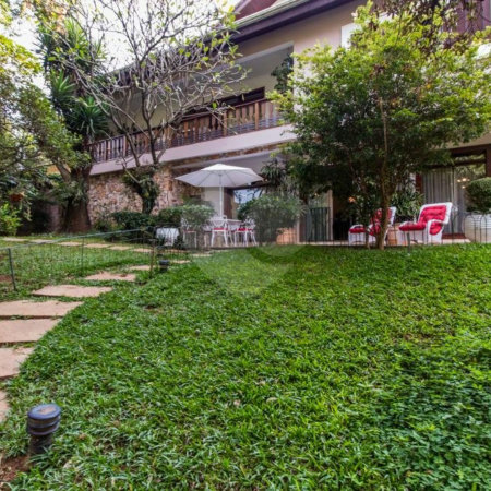 Casa à venda com 5 quartos, sendo 3 suítes, em Alto da Boa Vista, São Paulo, SP
