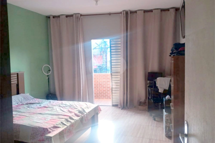 Sobrado à venda com 3 quartos no Brasilândia, São Paulo, SP