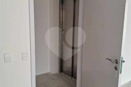 Apartamento à venda com 3 suítes em Moema, São Paulo, SP
