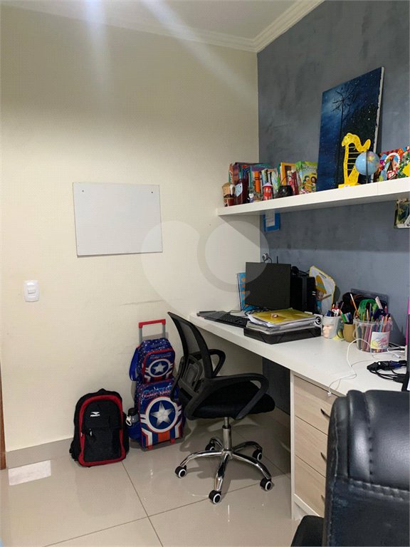 Casa à venda com 3 quartos, sendo 1 suíte, no condomínio Residencial Ponderosa, São Roque - SP