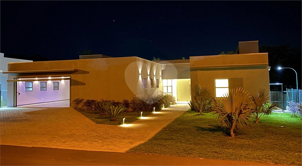 Casa à venda com 4 suítes no condomínio Primavera, Salto - SP