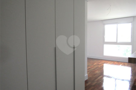 Casa à venda com 4 suítes no condomínio Premiere, São Paulo - SP