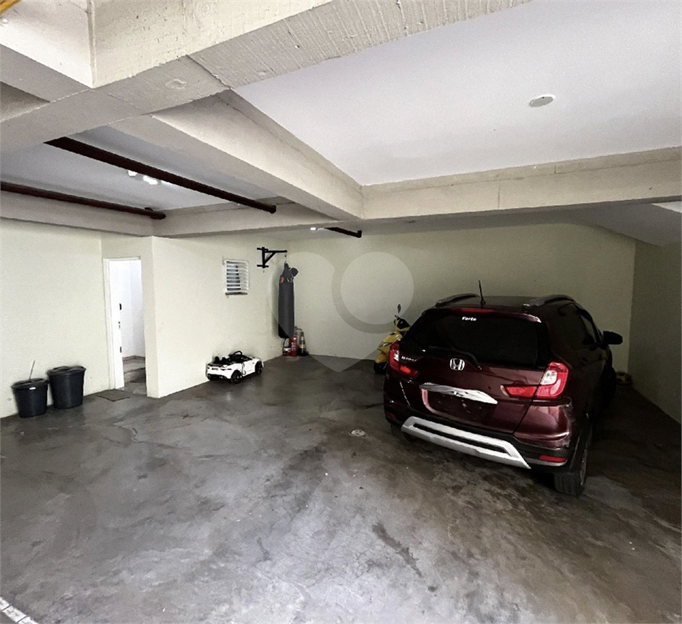 Casa à venda com 3 suítes no condomínio Barbará IV, São Paulo - SP