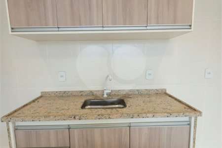Apartamento para alugar com 2 quartos em Miguel Couto, Cabo Frio, RJ