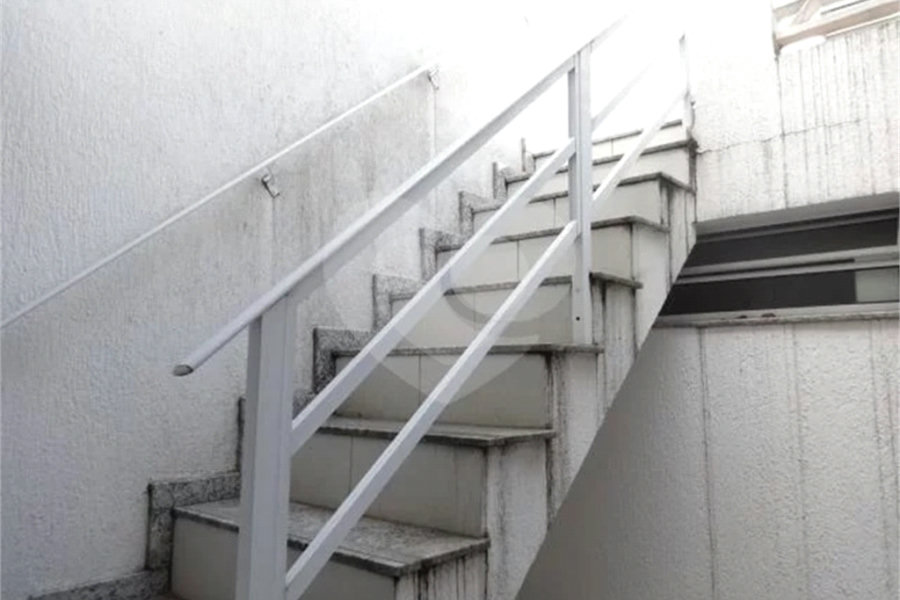 Casa à venda com 4 quartos, sendo 2 suítes, em Horto, São Paulo, SP
