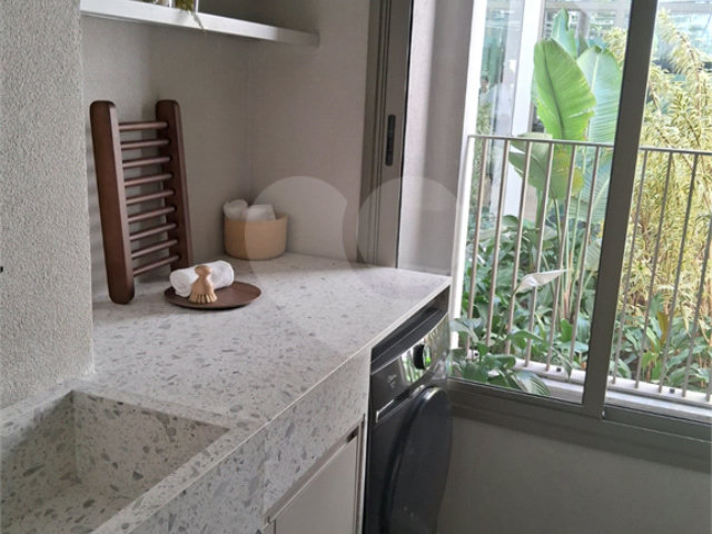 Apartamento à venda com 3 suítes em Moema, São Paulo, SP